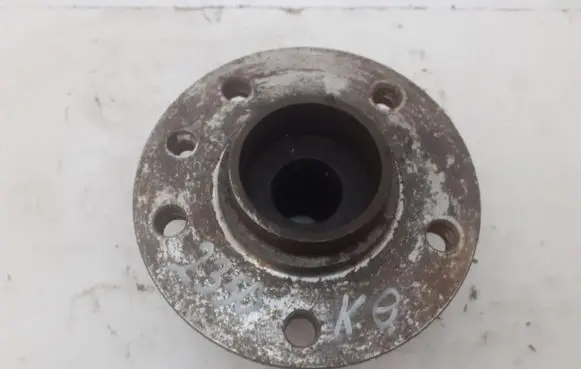Volkswagen Transporter - Caravelle T5 Rear wheel hub 7H0401611H