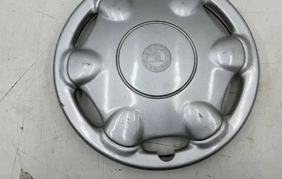 Skoda Fabia Mk2 (5J) R15 wheel hub/cap/trim art40415