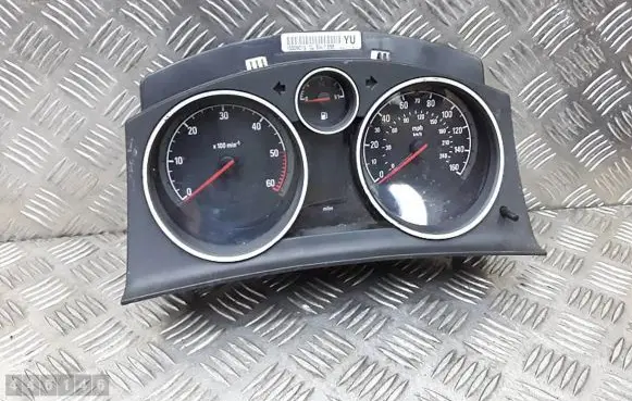 Opel Zafira B Speedometer (instrument cluster) 13309019