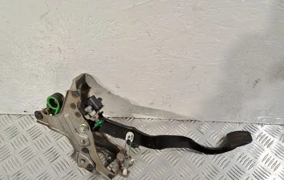 Toyota Verso Clutch pedal 313010F090 3132142010