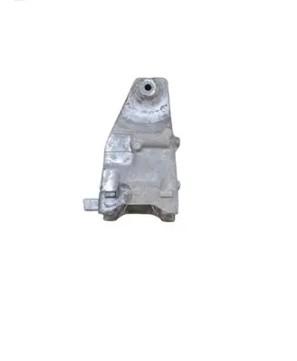 Mercedes-Benz C W205 Engine mounting bracket A2742233804