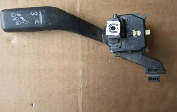 Volkswagen Golf V Indicator stalk 1K0953513E