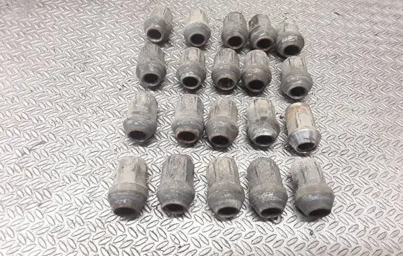 Jeep Patriot Nuts/bolts 