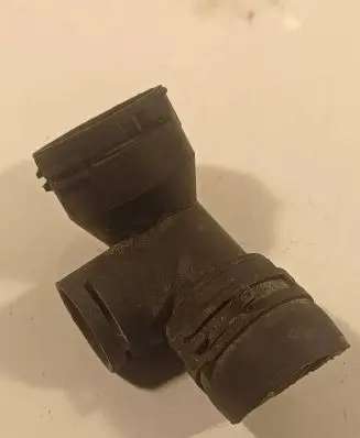 Volkswagen PASSAT B7 Engine coolant pipe/hose 1K0122291AD