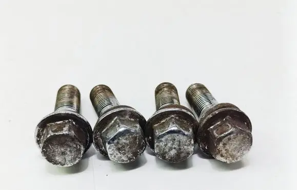 Volvo V60 Nuts/bolts 