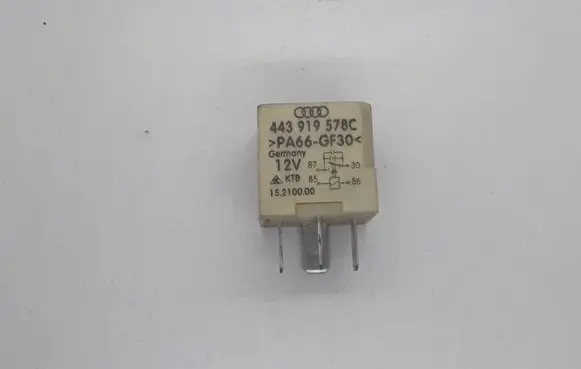 Volkswagen PASSAT B5 Other relay 443919578C 15210000