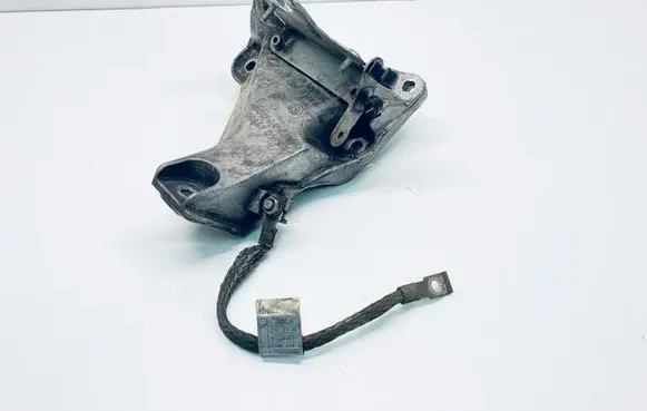 BMW 1 E81 E87 Engine mounting bracket 6760309 22116760309 7549393