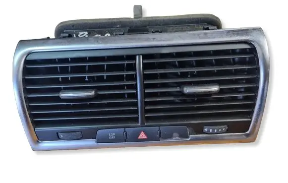 Audi Q7 4L Dash center air vent grill 4L0820951