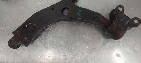 Ford Focus Front lower control arm/wishbone BV613C339BAA