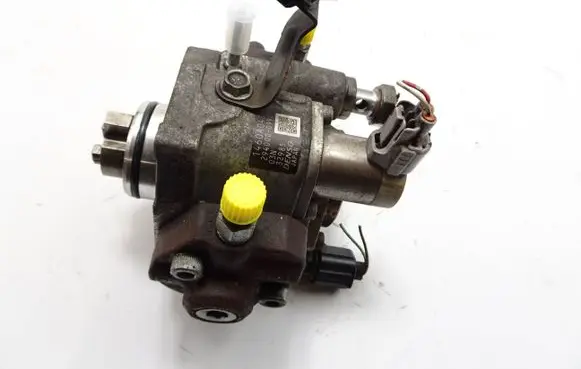 Fuel injection high pressure pump
