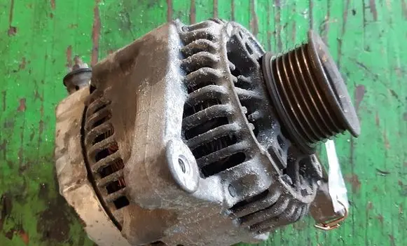 Toyota Corolla Verso E121 Generator/alternator