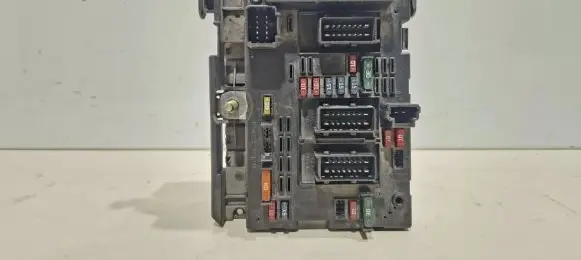 Peugeot 206 Fuse module 9650664180