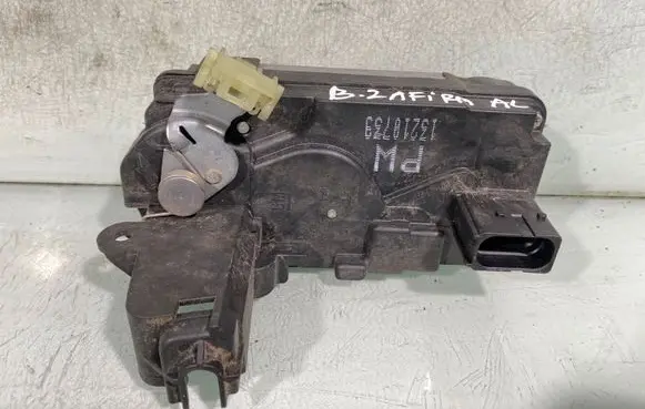 Opel Zafira B Rear door lock 13210739
