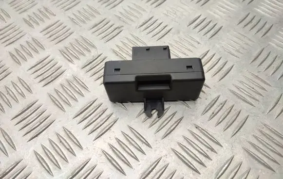 Citroen C3 Aircross Seat heating relay 9810486880