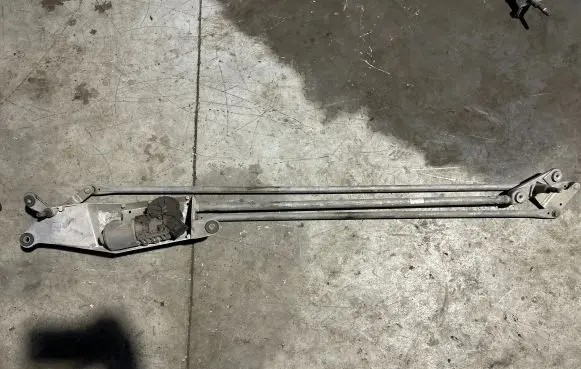 Renault Modus Front wiper linkage and motor 8200141270 3397020635