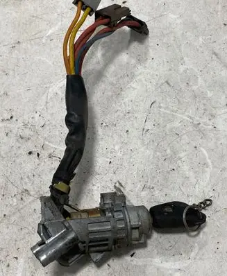 Peugeot 406 Ignition lock 447800