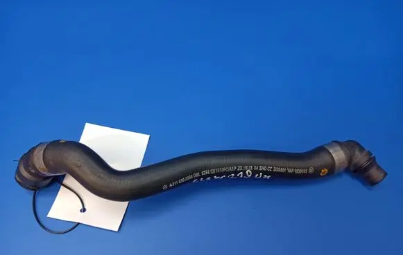Mercedes-Benz CLS C219 Engine coolant pipe/hose A2118302896