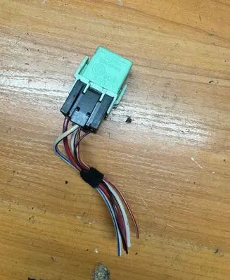 BMW 5 E60 E61 Other relay 8373700 V23134K59X312 6136