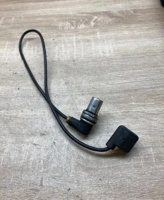 Mercedes-Benz C W202 Crankshaft position sensor 0261210085