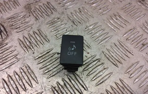 Toyota Prius (XW30) Other switches/knobs/shifts 15C691