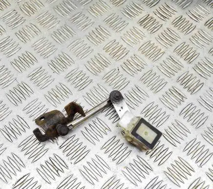 Maserati Quattroporte Rear air suspension level height sensor 89089884