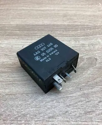 Audi A4 S4 B5 8D Other relay 4A0907440 05020500 361