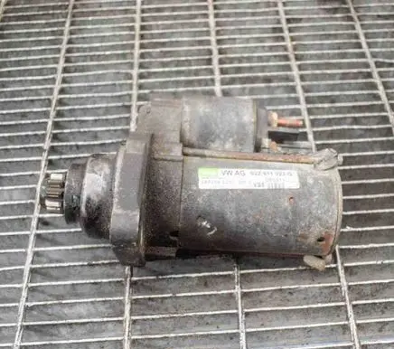 Volkswagen Golf V Starter motor 02Z911023G
