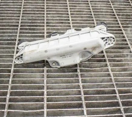 Other engine bay part