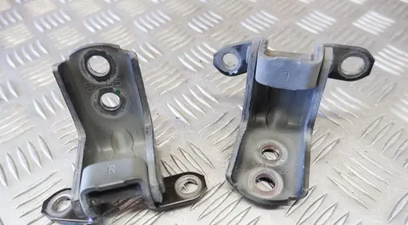 Nissan X-Trail T32 Front door hinge set 