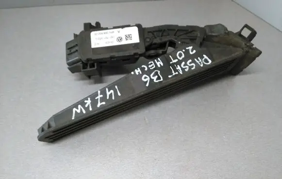 Volkswagen PASSAT B6 Accelerator throttle pedal 1K1721503L