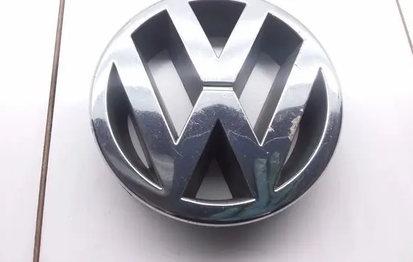 Volkswagen PASSAT B5 Manufacturer badge logo/emblem 3B0853601A 3B0853601
