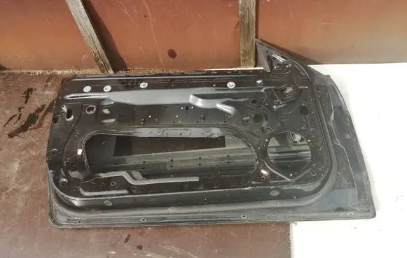 Door (2 Door Coupe)