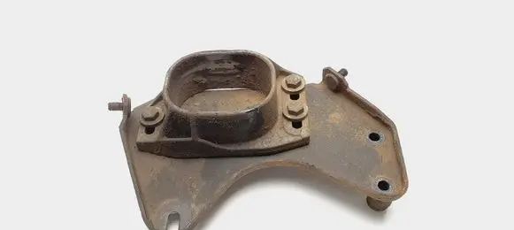 Audi A4 S4 B5 8D Engine mounting bracket 8D0199335M