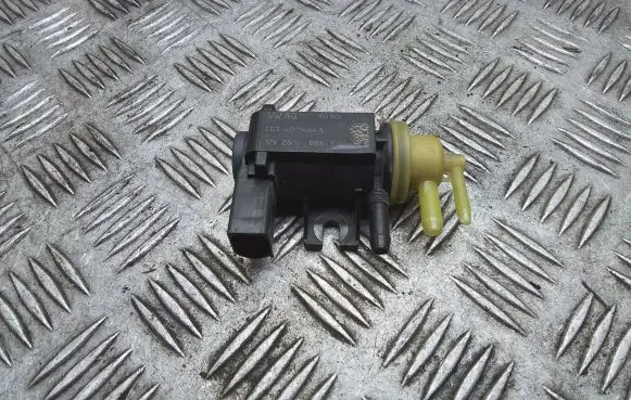 Volkswagen Caddy Turbo solenoid valve 1K0906627B