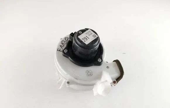 Toyota Prius (XW20) Hybrid/electric vehicle battery fan 8713047070 1172002913