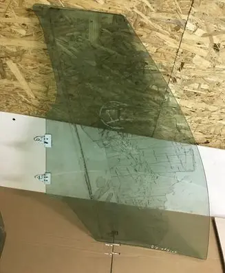 Nissan Qashqai Front door window glass four-door