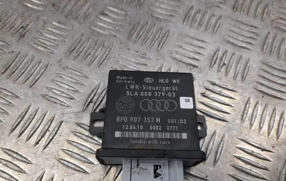 Audi A6 S6 C6 4F Light module LCM 5LA008379 8P0907357H