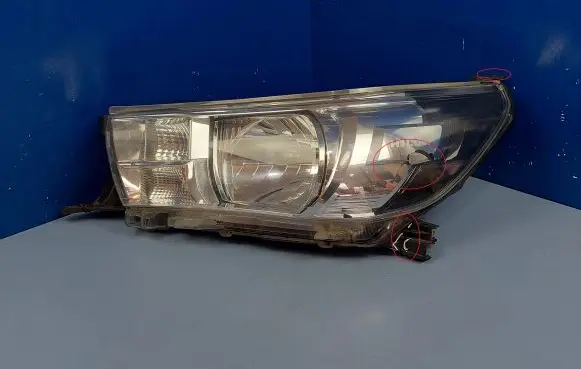 Toyota Hilux (AN120, AN130) Headlight/headlamp 811700K690