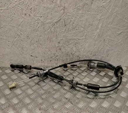 Hyundai ix35 Gear shift cable linkage 437942Y450