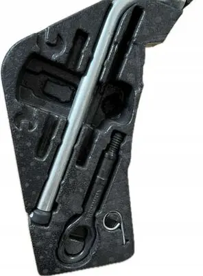 Audi Q7 4L Tool set 4L0012113E