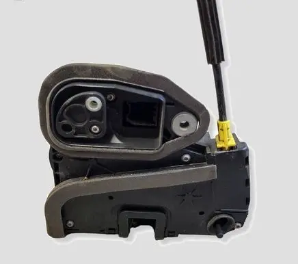 Opel Astra K Rear door lock 915C3039077