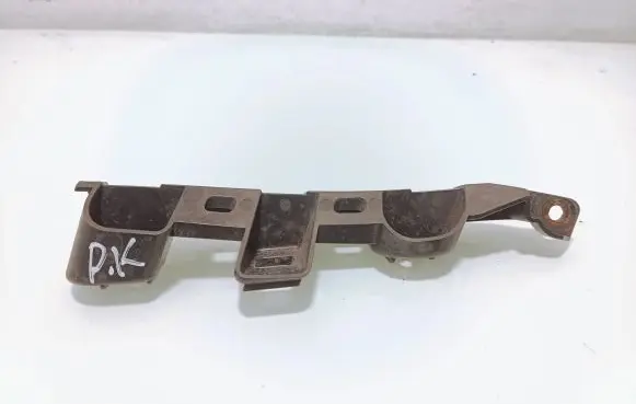 Front bumper mounting bracket