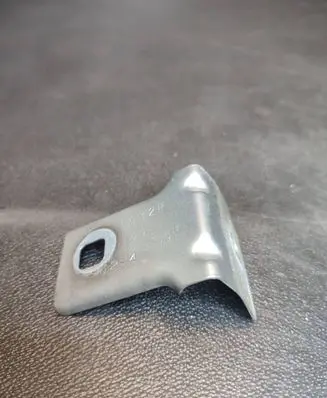 Opel Vivaro Fender mounting bracket 5032R