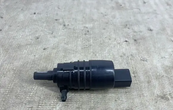 BMW 1 F20 F21 Windscreen/windshield washer pump 7310147
