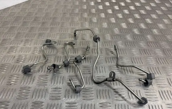 Fuel injector supply line/pipe