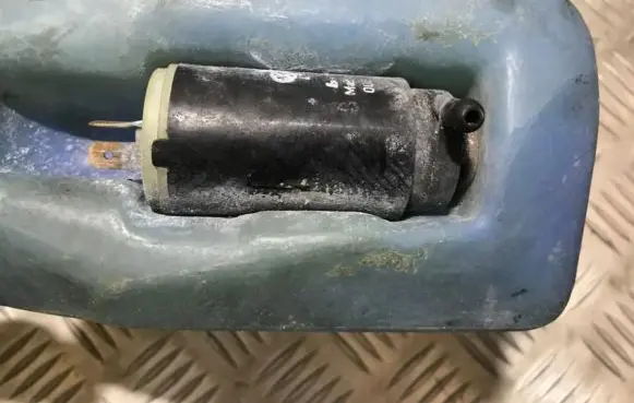 Audi 100 200 5000 C3 Windscreen/windshield washer pump
