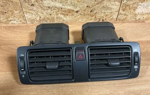 Volvo V50 Dash center air vent grill 30722777