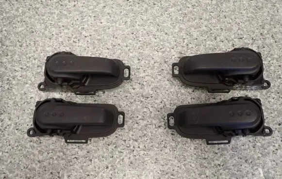 Nissan Note (E11) Front door interior handle 