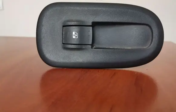 Renault Kangoo II Electric window control switch 8200548968 1007478