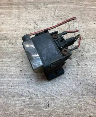 Volvo S70 V70 V70 XC Glow plug pre-heat relay 899064000 9162929